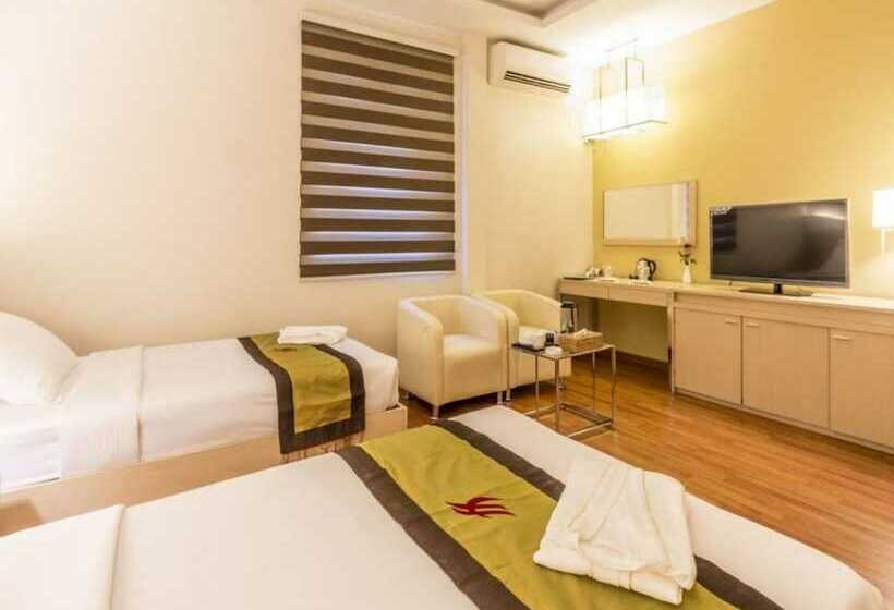 اتاق لوکس, 7 Mile