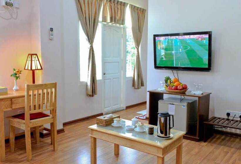 اتاق لوکس, 7 Mile