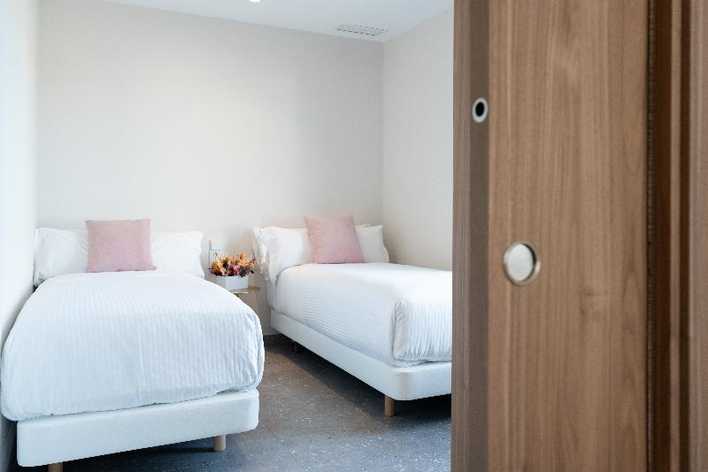 اتاق استاندارد, 7 Mile