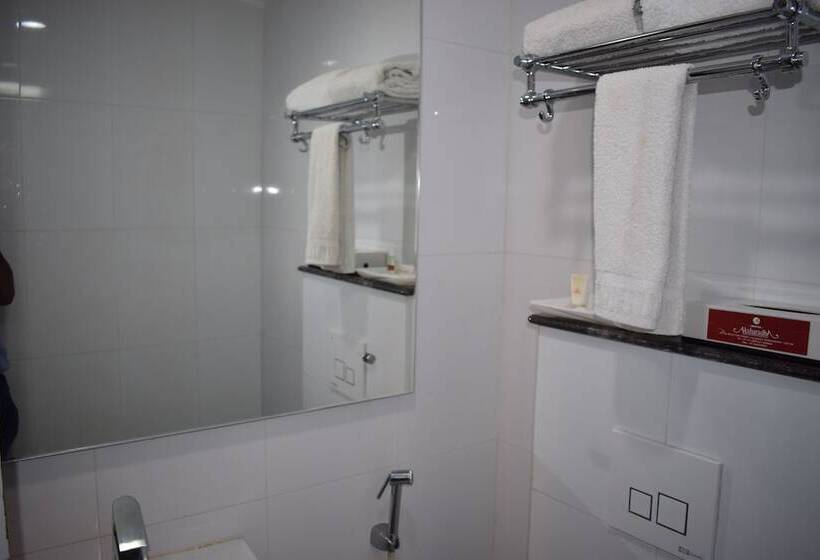 Habitació Deluxe, Aksharadha