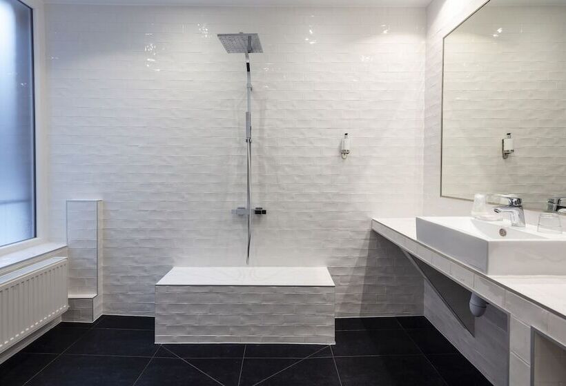 Номер Superior, Brueghel