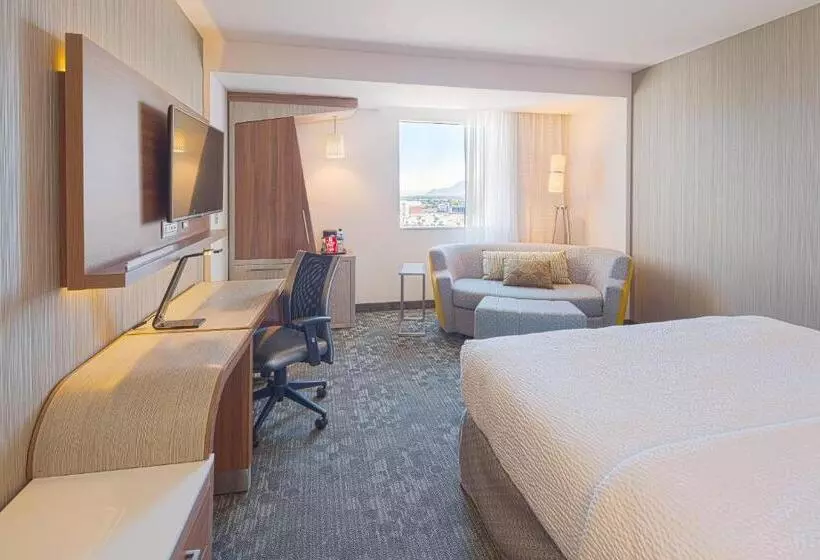 キングサイズベッドのスタンダードルーム, Courtyard By Marriott Saltillo