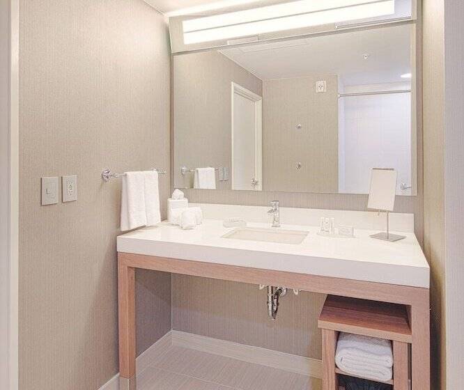 جناح, Courtyard By Marriott Saltillo