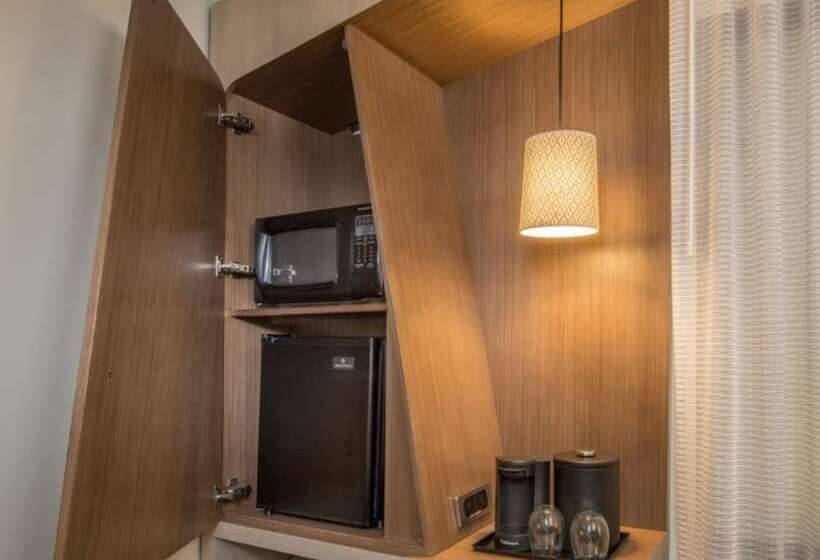 جناح, Courtyard By Marriott Saltillo