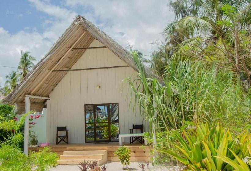 بنجلو قياسى مطل على البحر, Cristal Resort