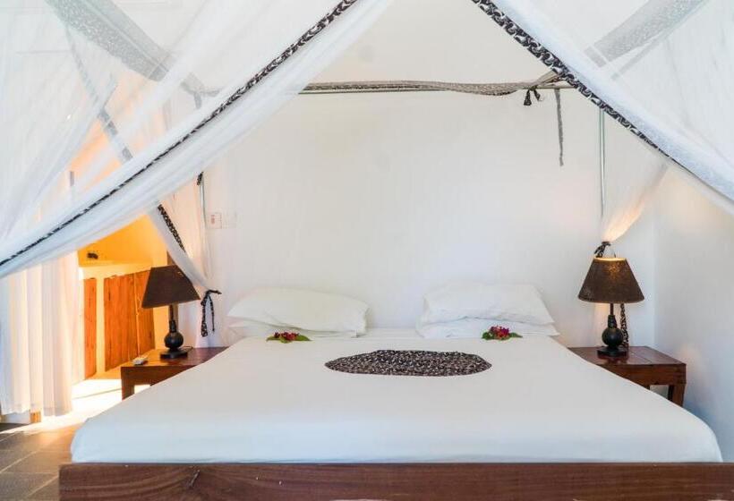 غرفة قياسية مطلّة علي البحر, Cristal Resort