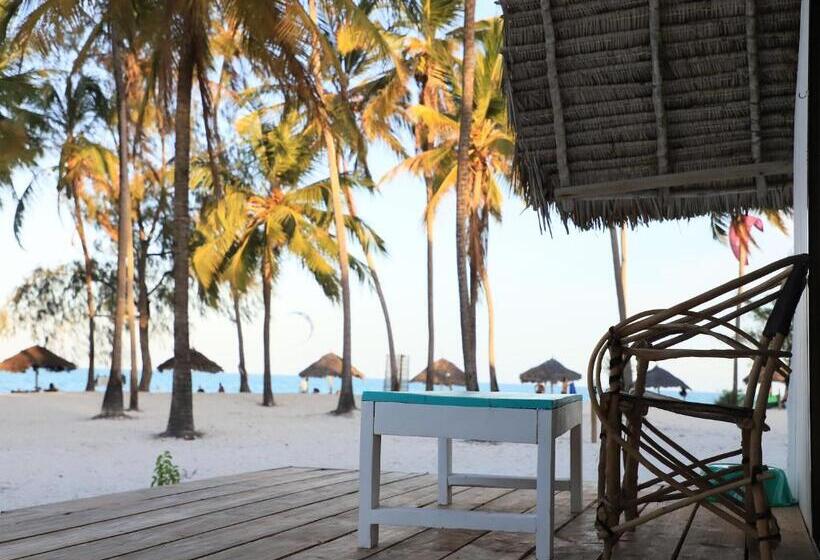 بنجلو قياسى مطل على البحر, Cristal Resort