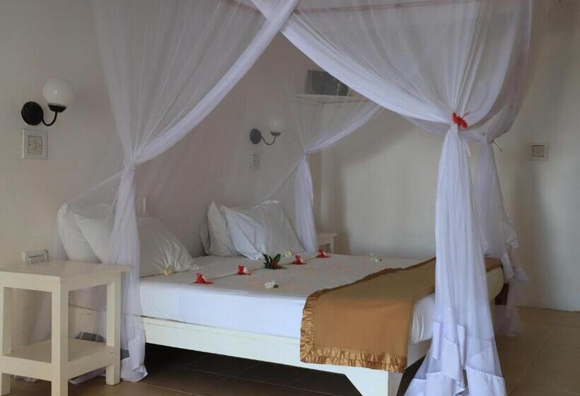 غرفة قياسية مطلّة علي البحر, Cristal Resort