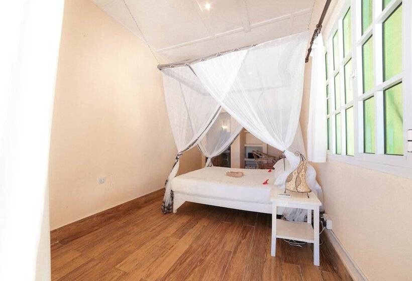 بنجلو قياسى مطل على البحر, Cristal Resort