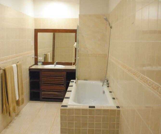 بنجلو ديلوكس, Cristal Resort