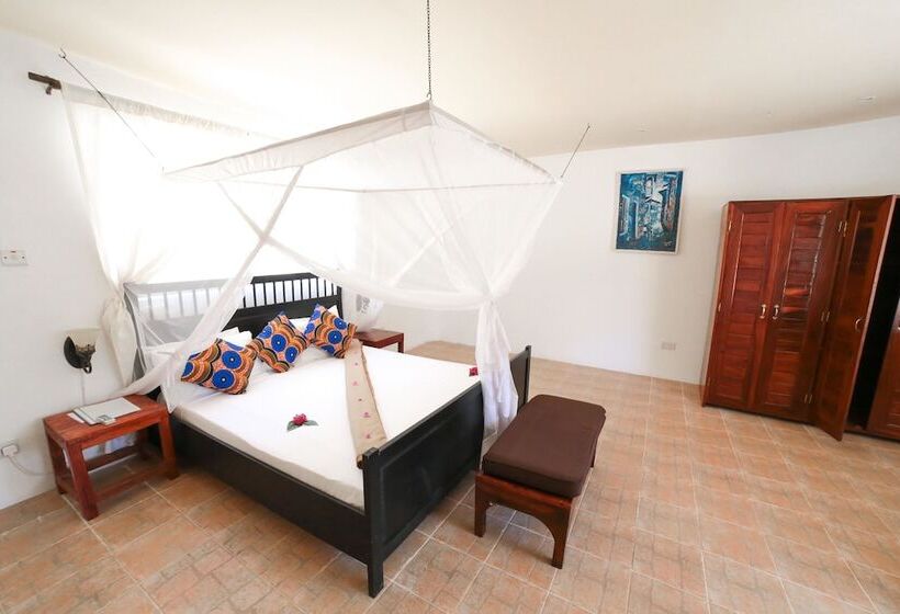 بنجلو ديلوكس, Cristal Resort