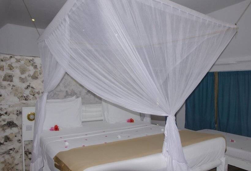 بنجلو قياسى مطل على البحر, Cristal Resort