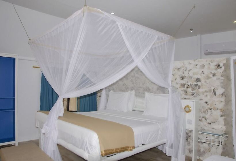 بنجلو قياسى مطل على البحر, Cristal Resort