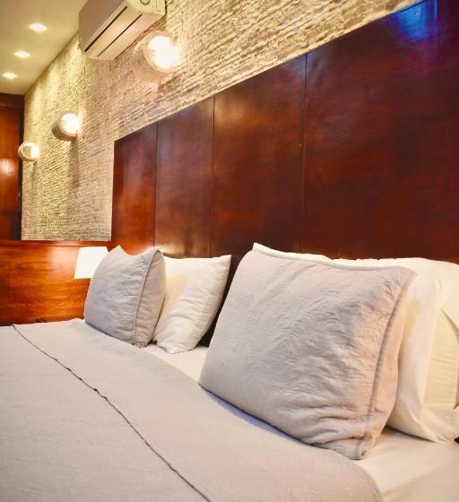 주니어 스위트 풀장 전망, El Zaguan Colonial By Guru