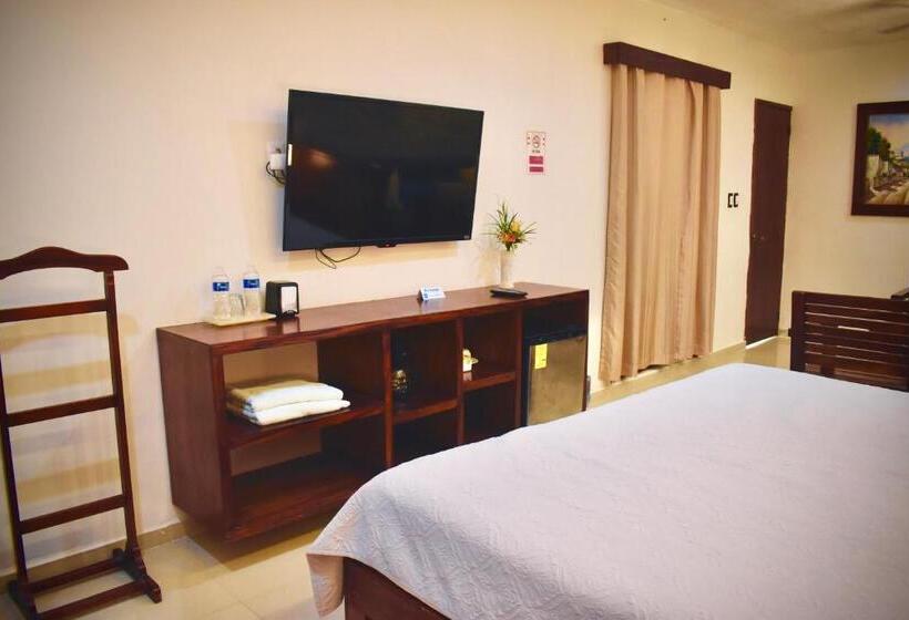 주니어 스위트 풀장 전망, El Zaguan Colonial By Guru