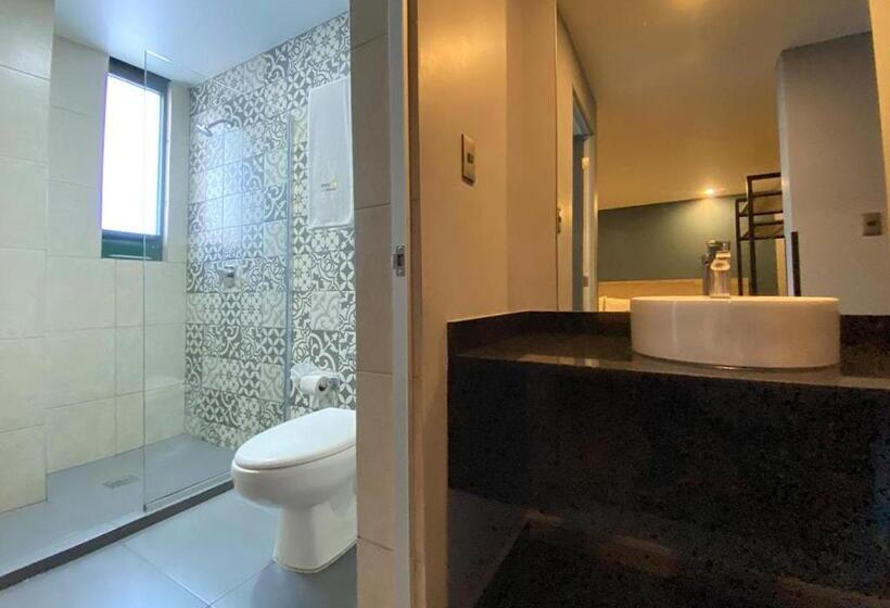 スタンダードルーム, Estrella De Oriente