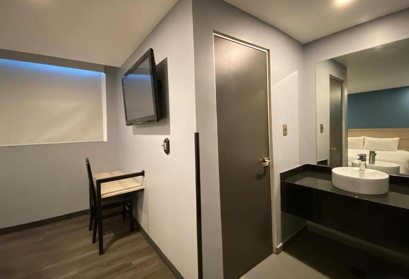 スタンダードルーム, Estrella De Oriente