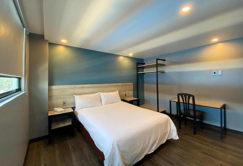 エコノミールーム, Estrella De Oriente