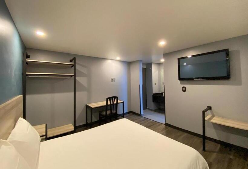 エコノミールーム, Estrella De Oriente