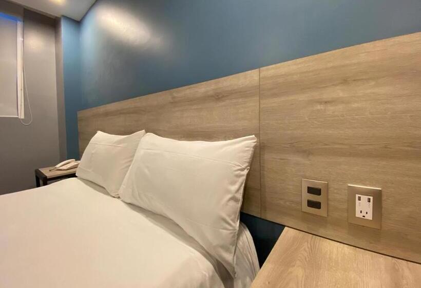 エコノミールーム, Estrella De Oriente