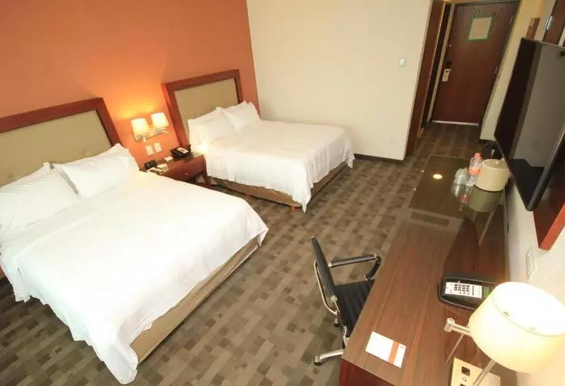 スタンダードルーム, Holiday Inn & Suites Plaza Mayor, An Ihg