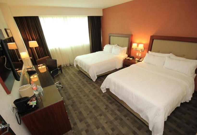 اتاق استاندارد, Holiday Inn & Suites Plaza Mayor, An Ihg