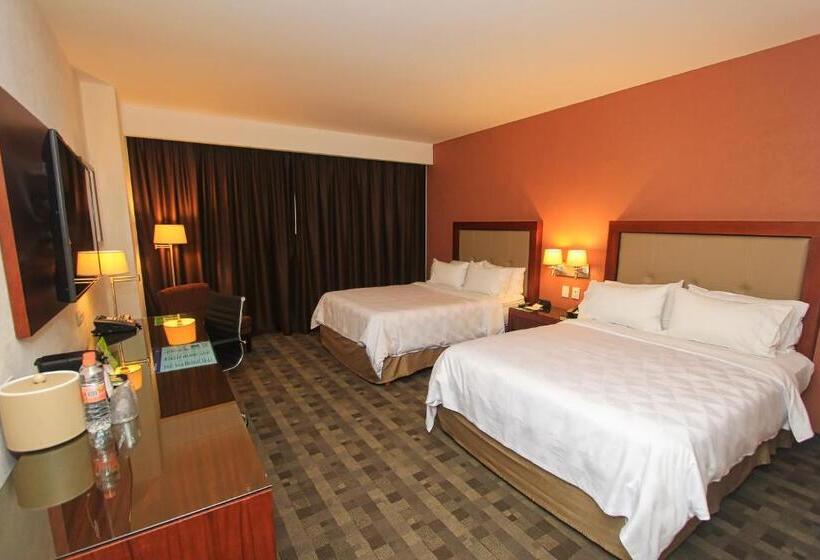 Quarto Estandar, Holiday Inn & Suites Plaza Mayor, An Ihg