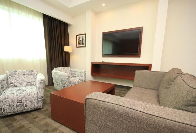 سوییت, Holiday Inn & Suites Plaza Mayor, An Ihg