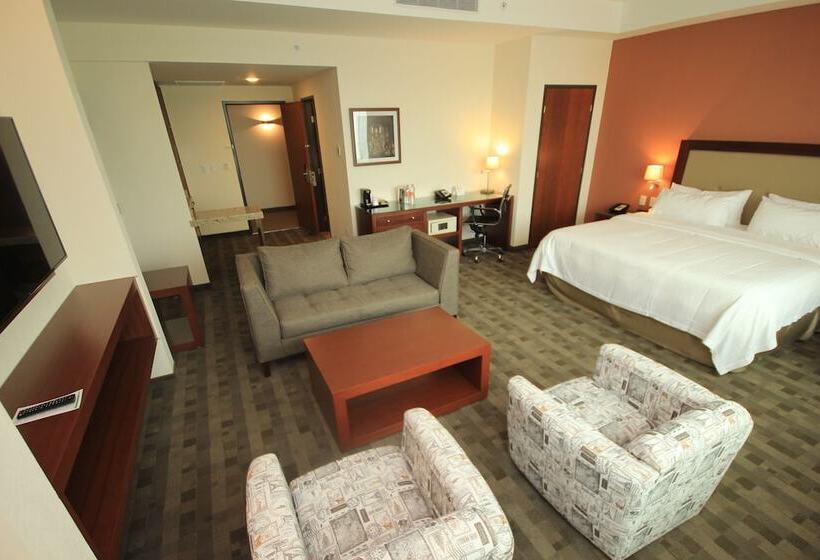 سوییت, Holiday Inn & Suites Plaza Mayor, An Ihg