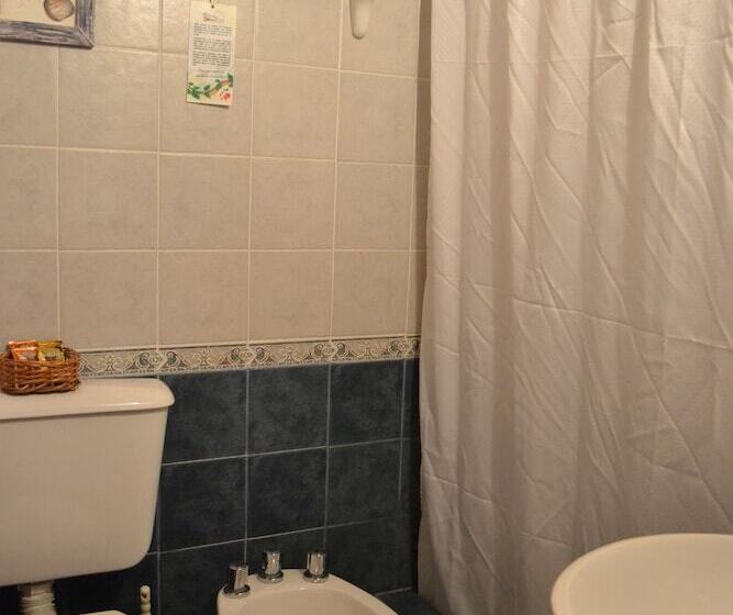 غرفة قياسية ثلاثية, La Posada De Juan