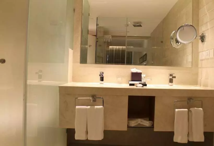 デラックスルーム, Mercure Hyderabad Kcp Banjara Hills, An Accor