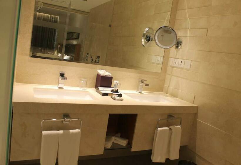 豪华房间, Mercure Hyderabad Kcp Banjara Hills, An Accor