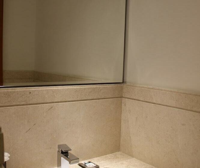 豪华房间, Mercure Hyderabad Kcp Banjara Hills, An Accor