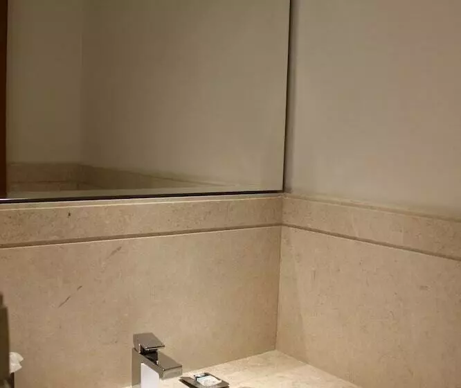 デラックスルーム, Mercure Hyderabad Kcp Banjara Hills, An Accor