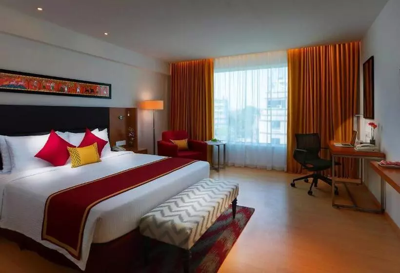 デラックスルーム, Mercure Hyderabad Kcp Banjara Hills, An Accor