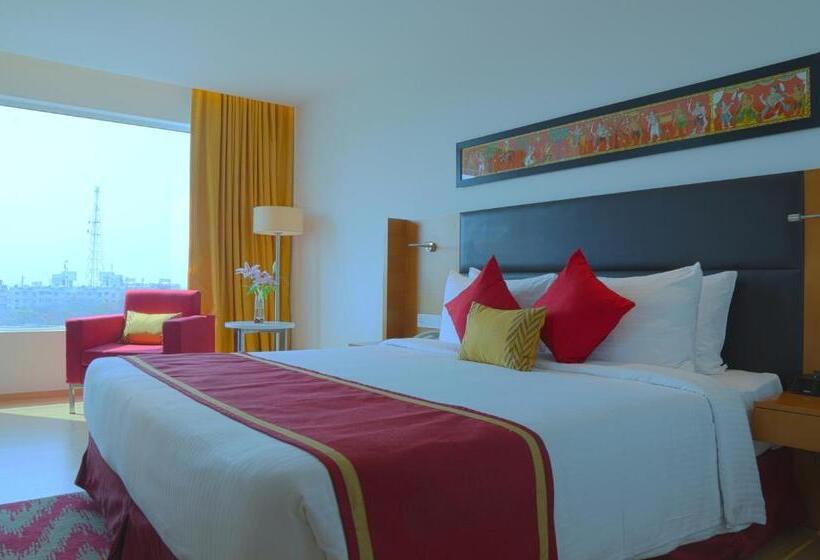 带特大床的高级间, Mercure Hyderabad Kcp Banjara Hills, An Accor