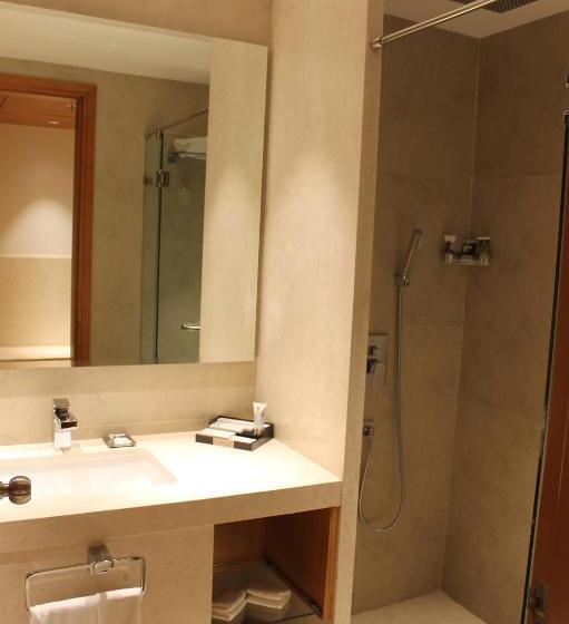 带特大床的标准间, Mercure Hyderabad Kcp Banjara Hills, An Accor