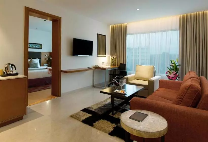 スイート, Mercure Hyderabad Kcp Banjara Hills, An Accor