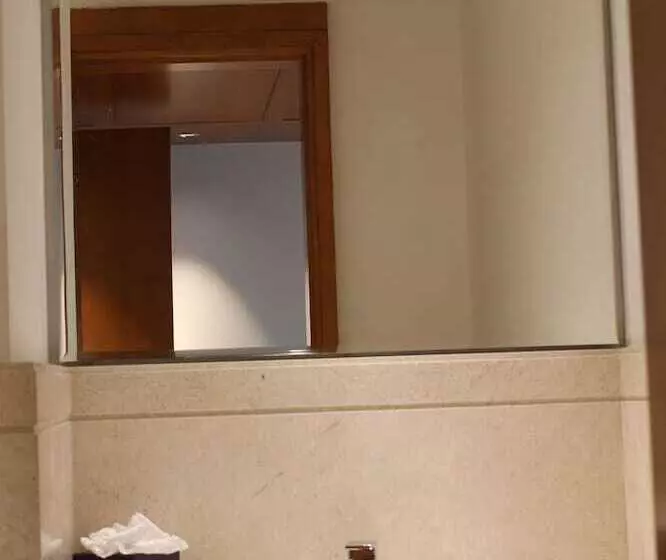 デラックスルーム, Mercure Hyderabad Kcp Banjara Hills, An Accor