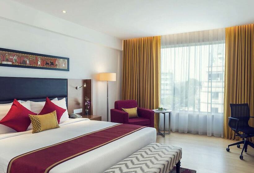Номер Deluxe, Mercure Hyderabad Kcp Banjara Hills, An Accor