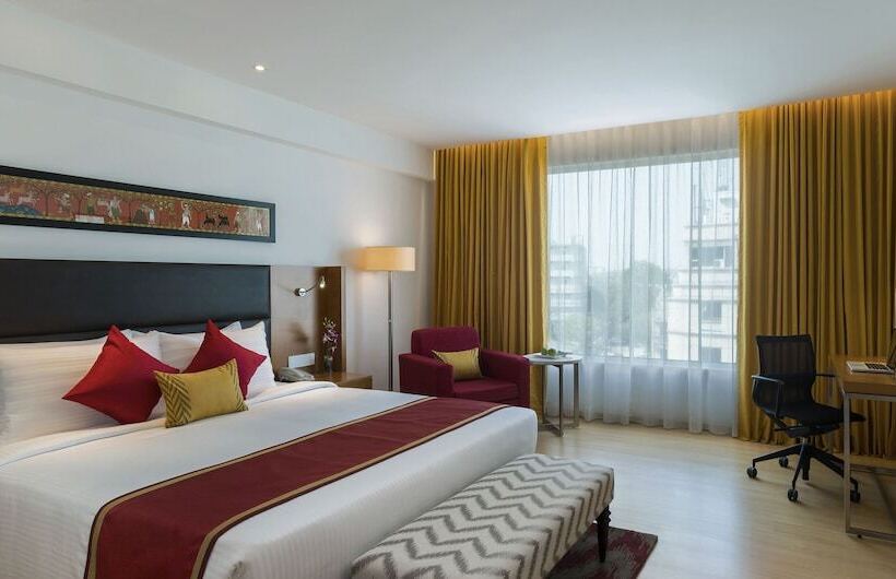 豪华房间, Mercure Hyderabad Kcp Banjara Hills, An Accor