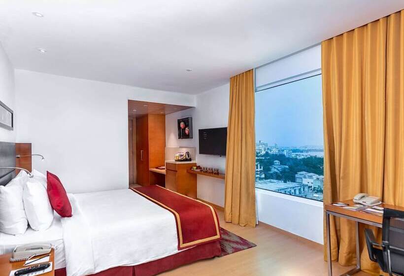Номер Deluxe, Mercure Hyderabad Kcp Banjara Hills, An Accor