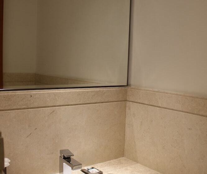 带城市景观的高级房间, Mercure Hyderabad Kcp Banjara Hills, An Accor