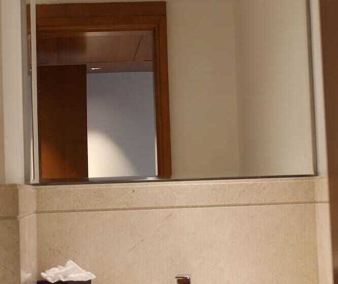 带城市景观的高级房间, Mercure Hyderabad Kcp Banjara Hills, An Accor