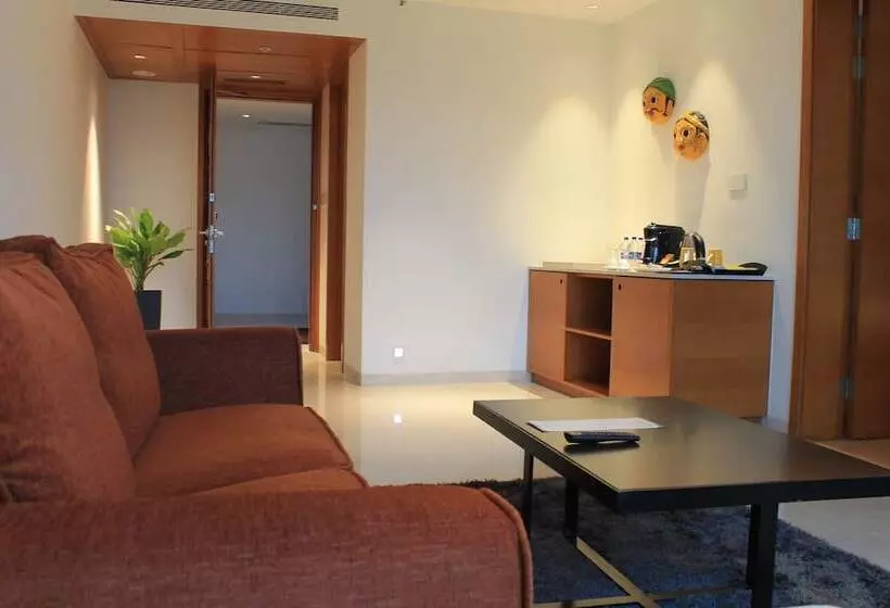 スイート, Mercure Hyderabad Kcp Banjara Hills, An Accor