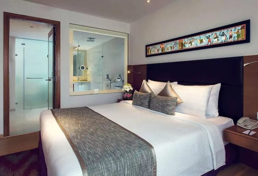 スイート, Mercure Hyderabad Kcp Banjara Hills, An Accor