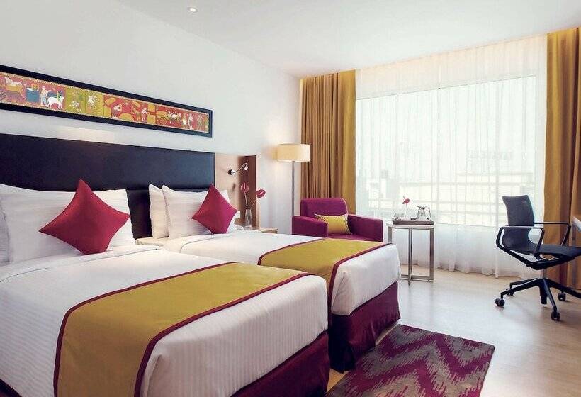 带城市景观的高级房间, Mercure Hyderabad Kcp Banjara Hills, An Accor