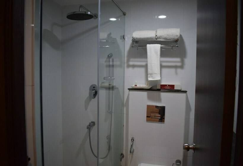 Habitació Deluxe, Aksharadha