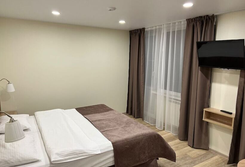 חדר משפחתי, Repinskaya