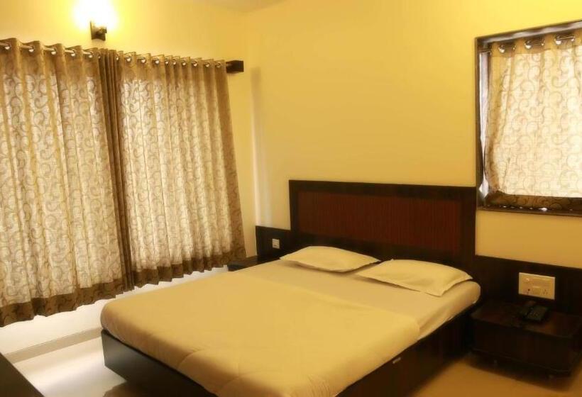 غرفة قياسية, Sai Ramanand